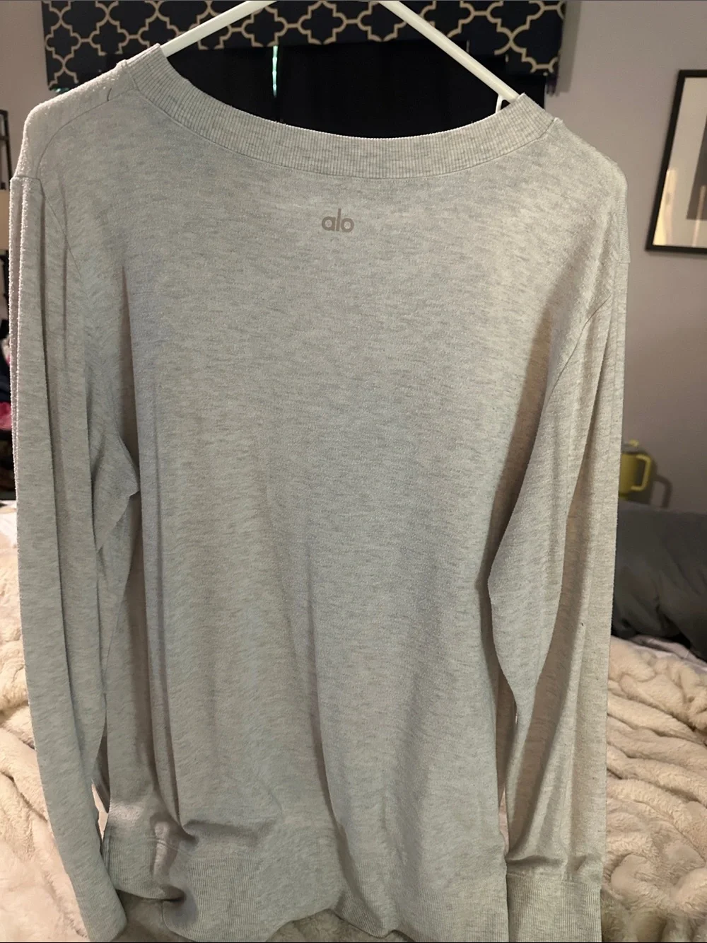 ALO Yoga comfortable light